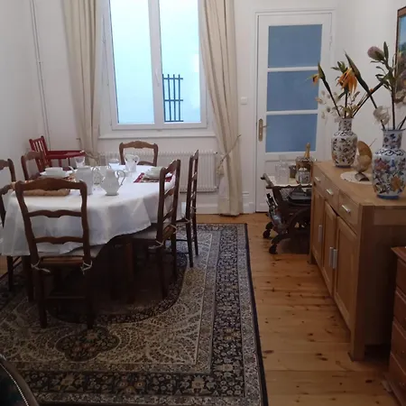 Maison De Maitre